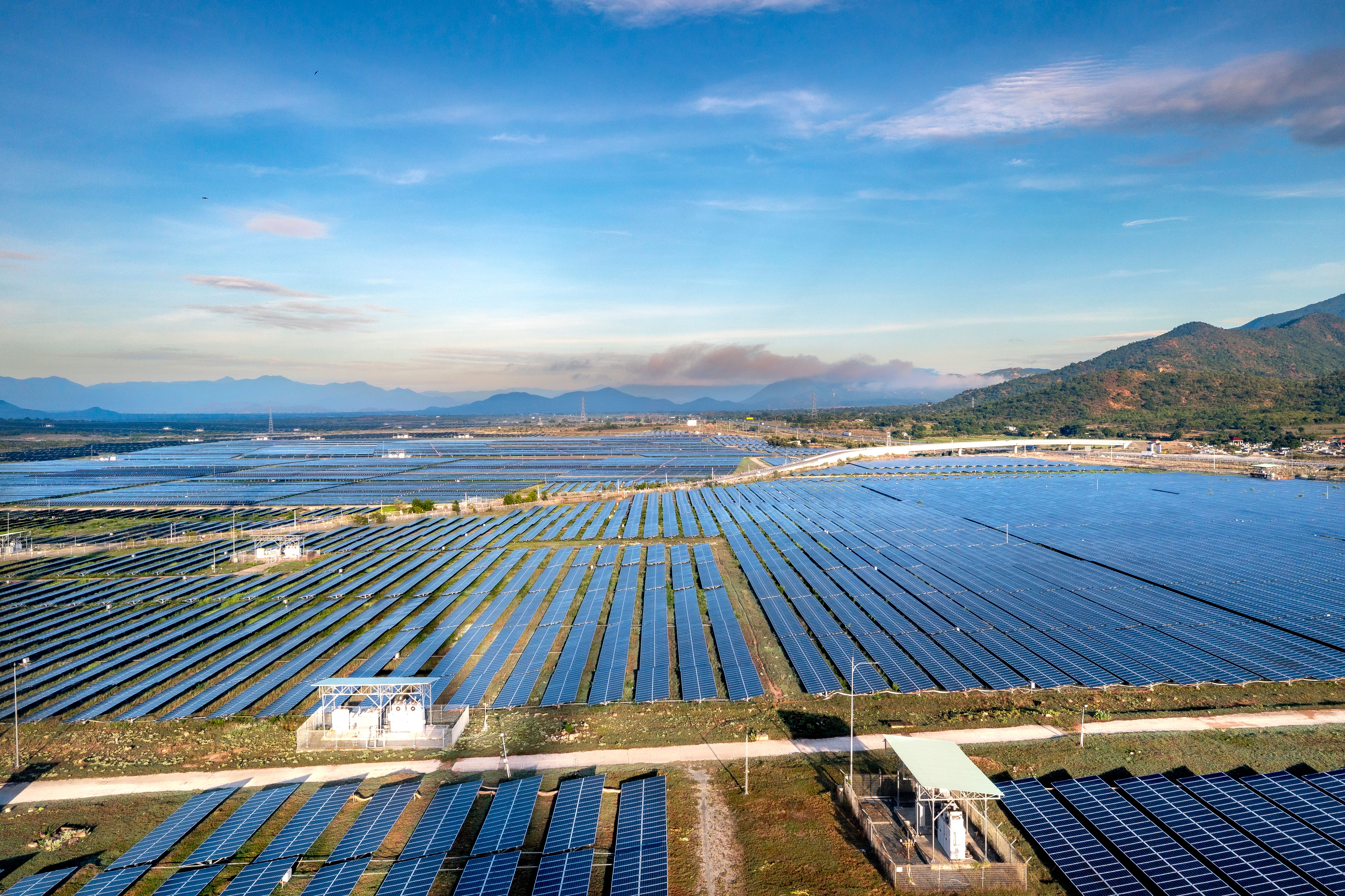 Utility-scale ground-mount solar farm