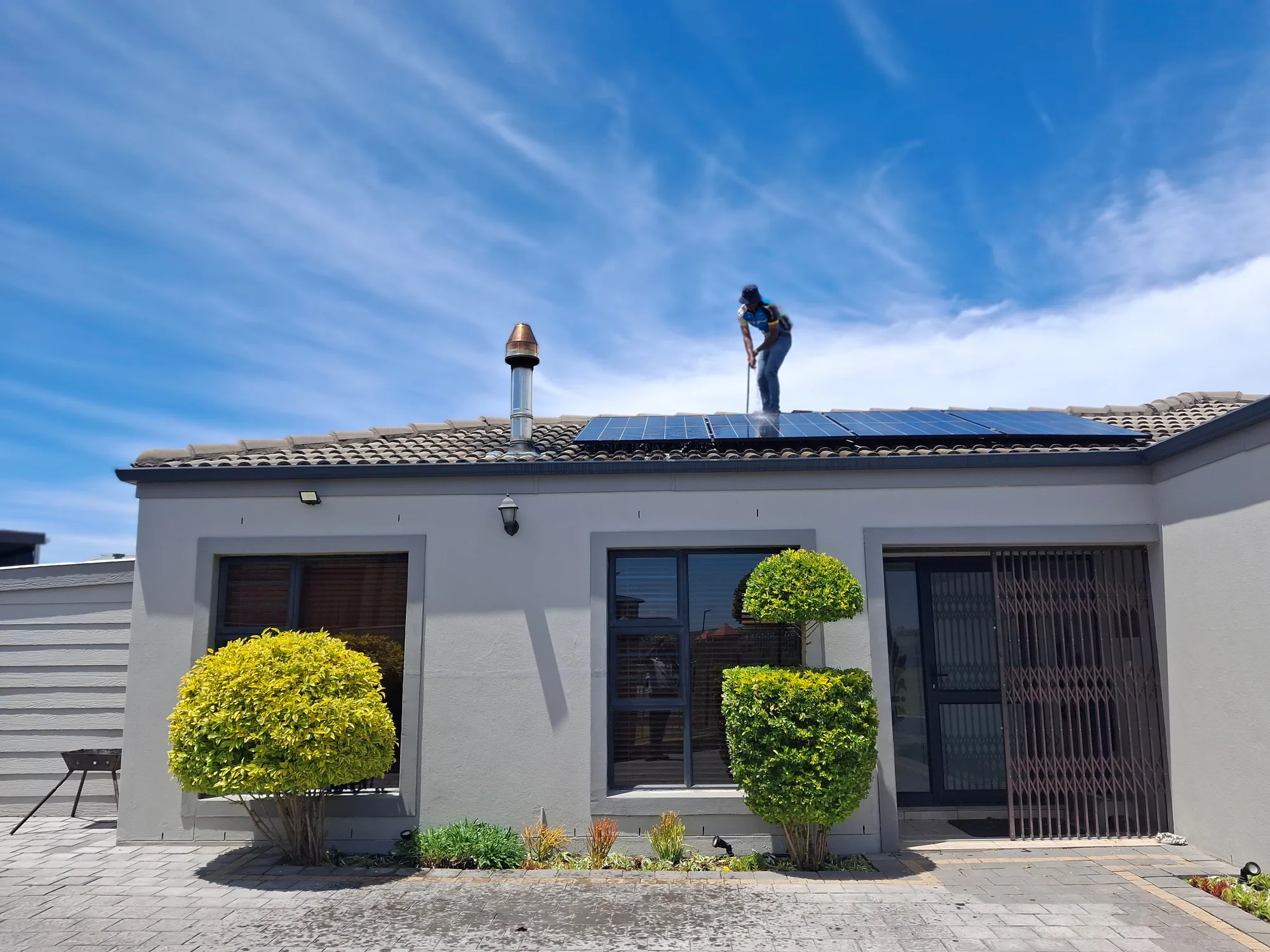 Residential rooftop solar installation